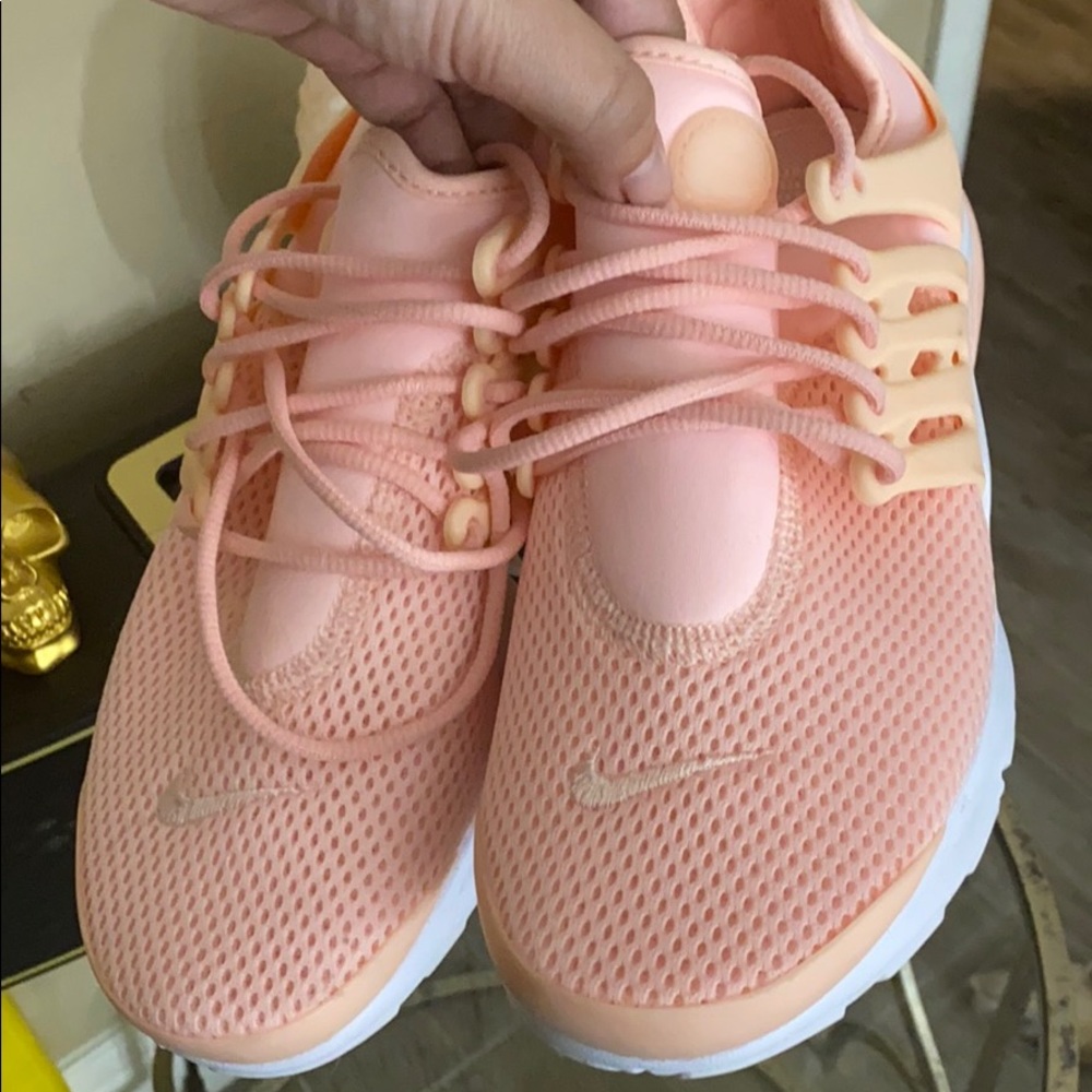 Pink Nike's pre-sto - Picture 3 of 4